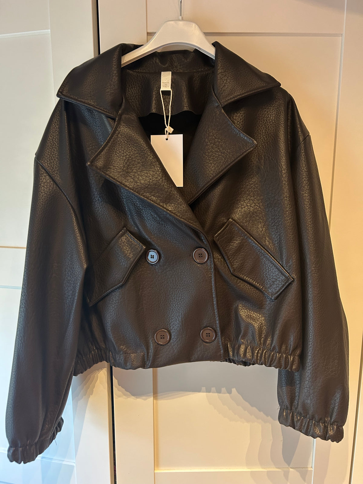 CHAQUETA MARRÓN OSCURO